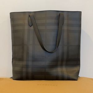 Burberry tote
